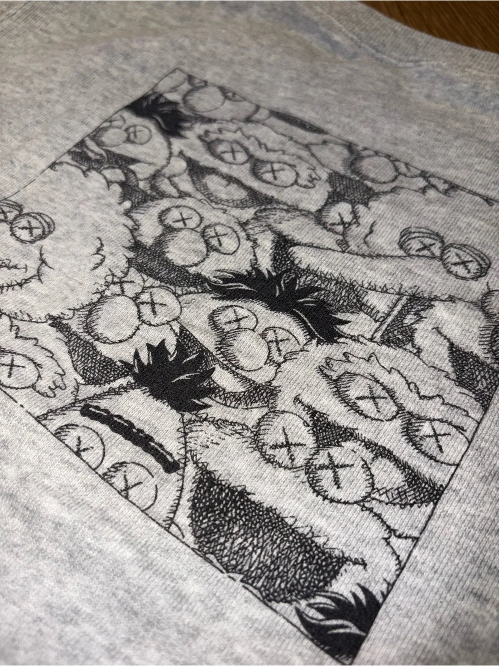 KAWS x Sesame Street x Uniqlo Grey Crewneck Sweatshirt Youth 150 Women’s US XS/S - Picture 7 of 12